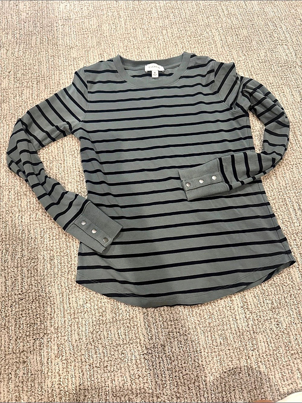 EVEREVE Sophie Snap Cuff Tee Striped Top Gray & Black XS